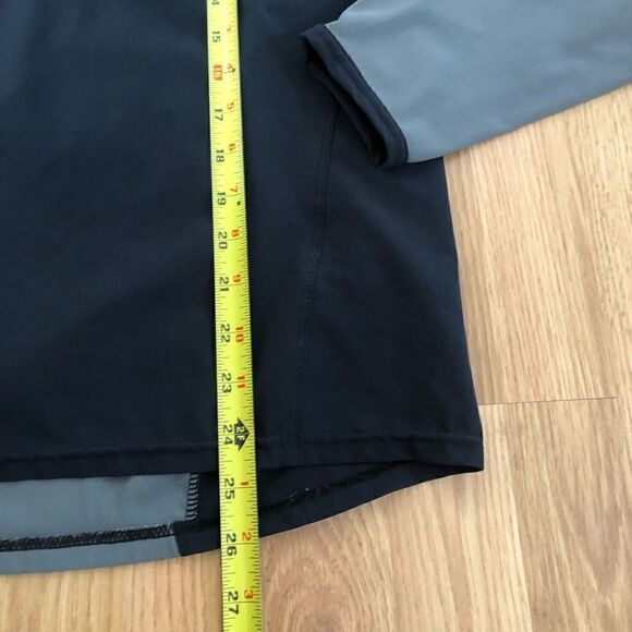NIKE Black/Gray Lightweight Mesh 1/4 Zip Pullover - Picture 5 of 8